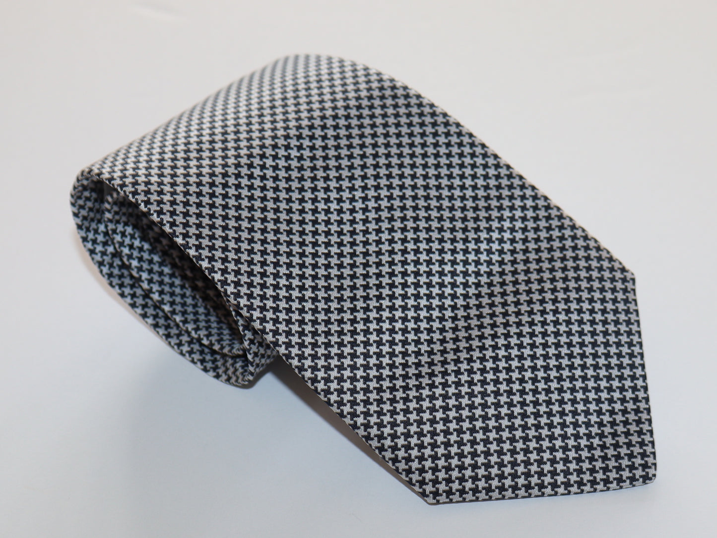 R. Hanauer Tie - Black/White Houndstooth