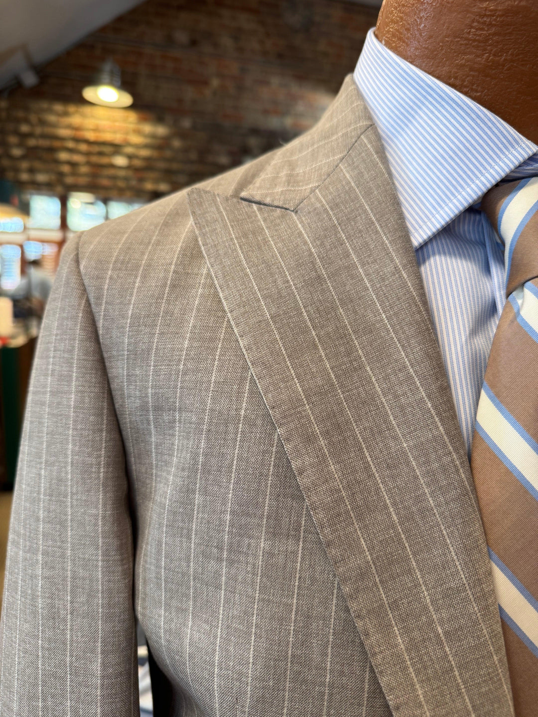 Hart Schaffner Marx Tan Pinstripe Suit 40R Hart Schaffner Marx Tan Pinstripe Suit 40R
