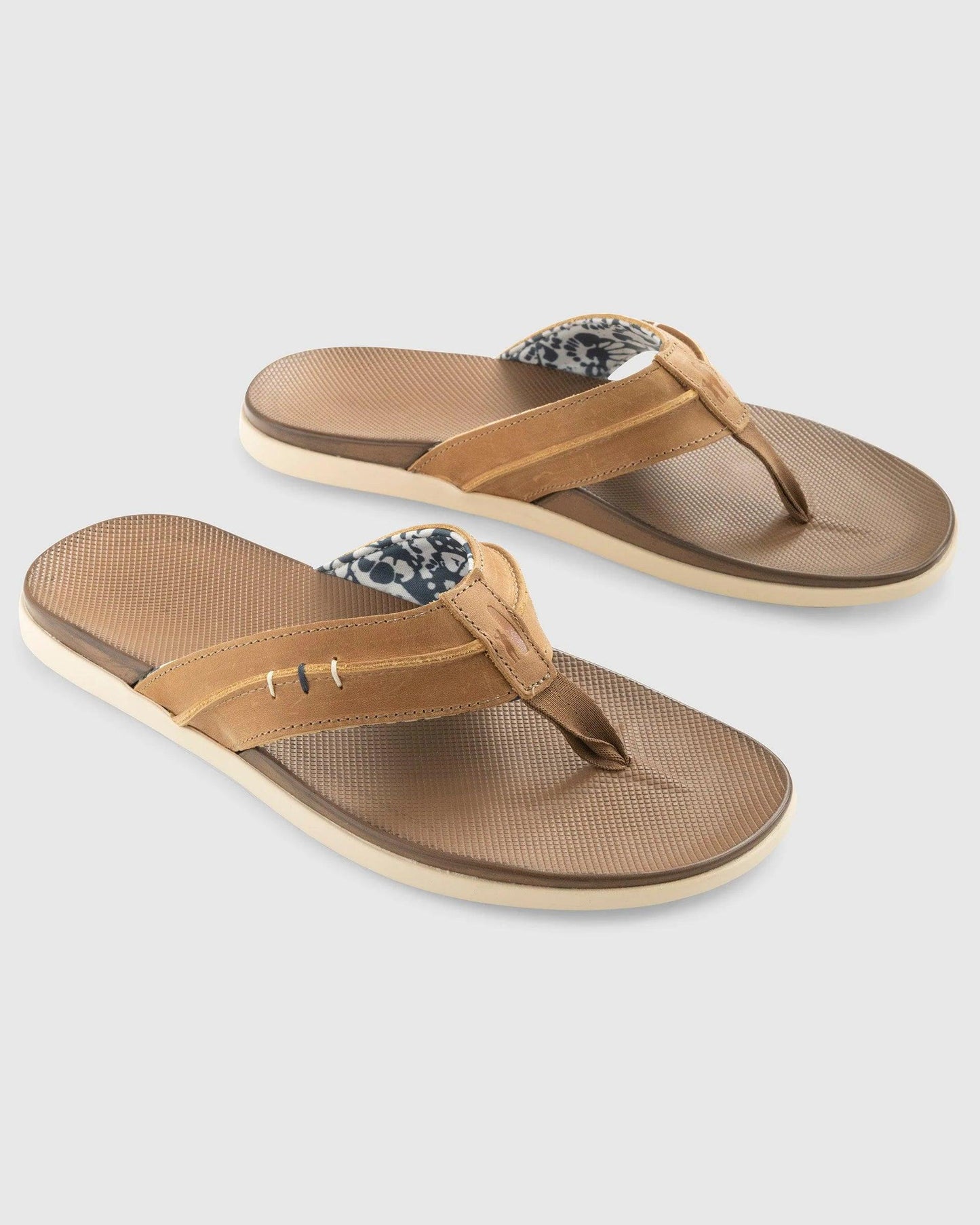 Johnnie o online flip flops